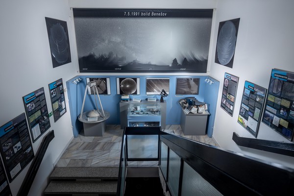 Expozice pozorování meteorů/Meteor observation exhibit